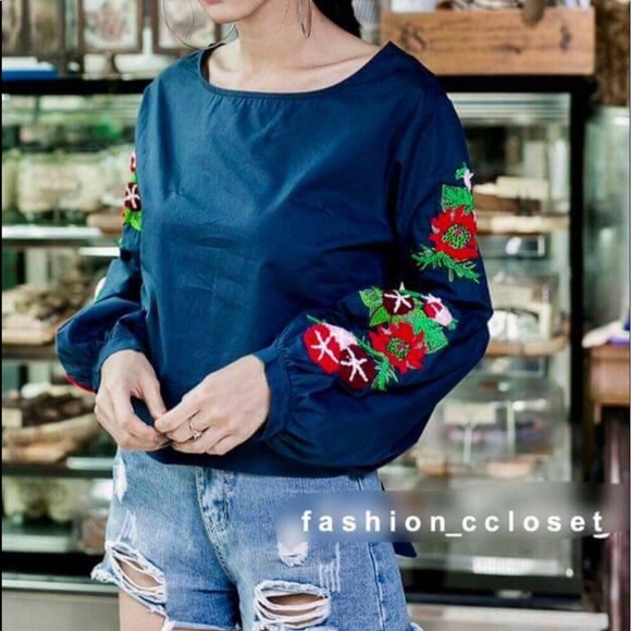 NWT perfect blouse Bohemian Style DARK BLUE - Picture 1 of 3